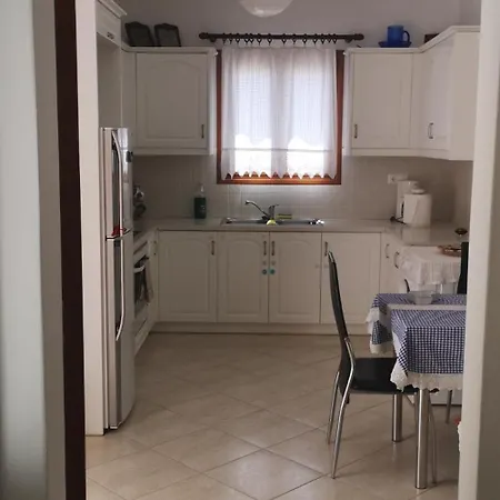 Sunday's Apartment Naxos City